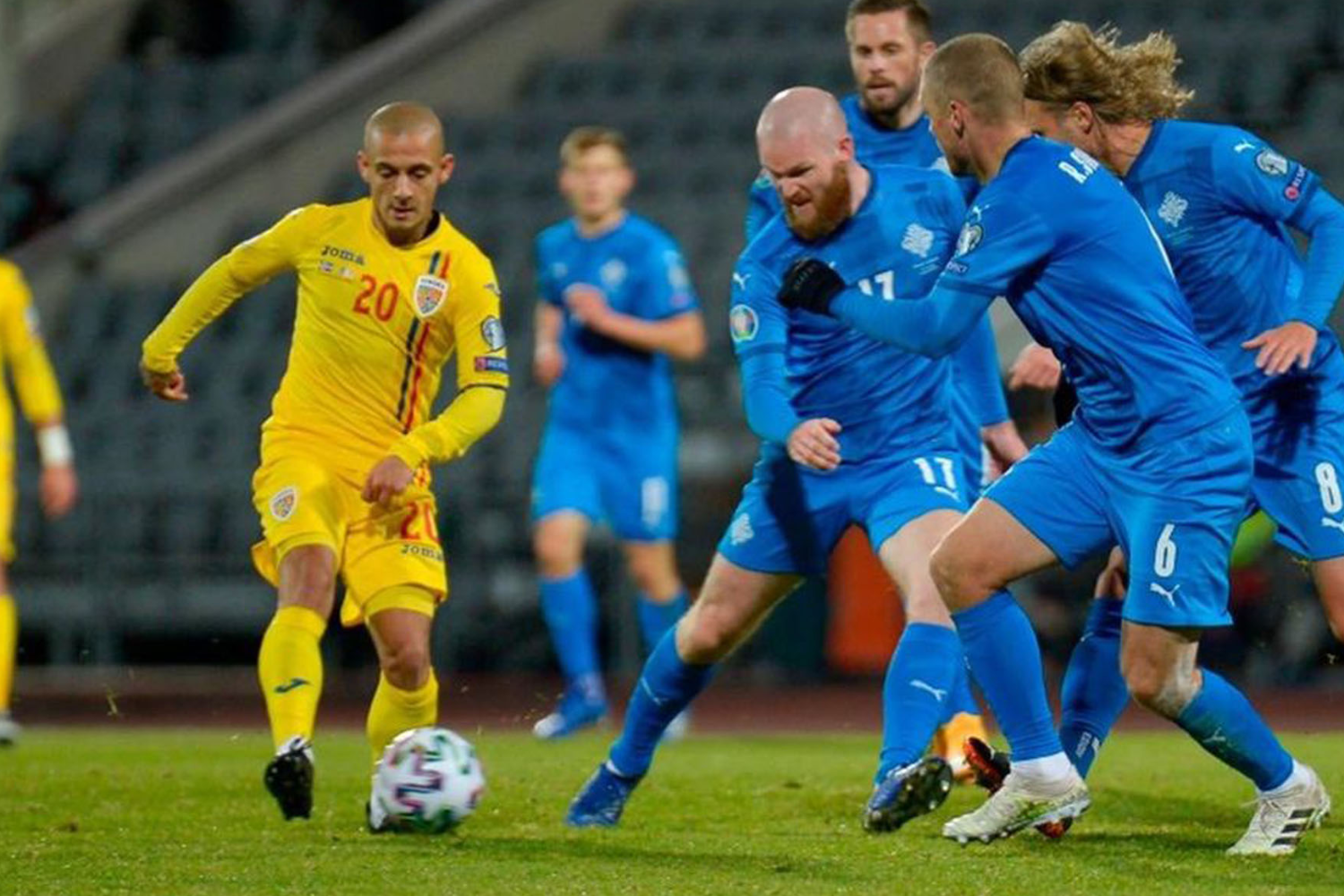 Исландия украина футбол прямой эфир. Исландия Румыния 2021. Сборная Исландии 2022. Сборная Исландии по футболу 2020. Сборная Румынии.